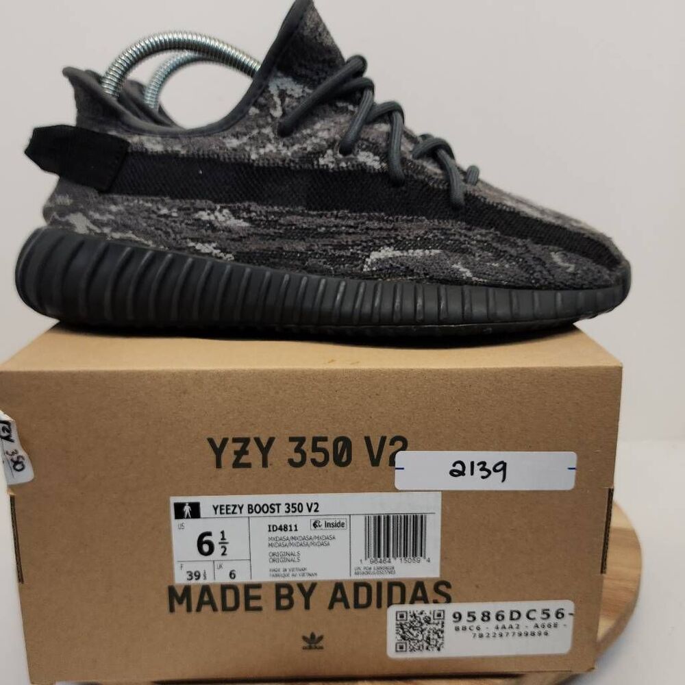 Adidas Yeezy Boost 350 V2 MX Dark Salt Size 6.5 Mens